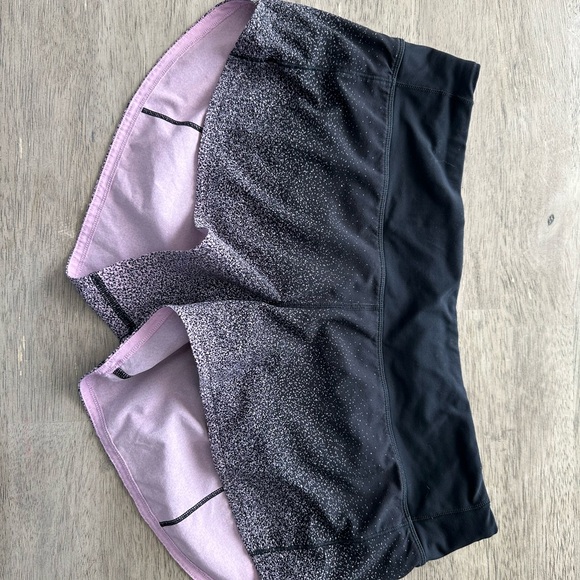 Lululemon Athletica hotty hot 2” shorts - Picture 1 of 2